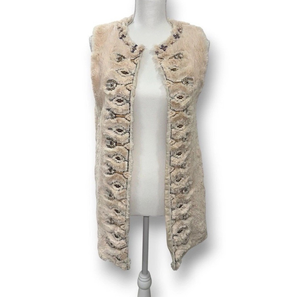 NWOT Flying Tomato Boho Faux Fur Vest S Cream Aztec Embroidered‎ Southwestern